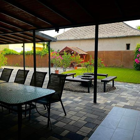 Tahiti Garden Apartman Hajdúszoboszló Dış mekan fotoğraf